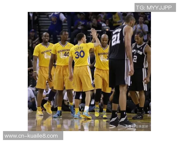 2001年NBA季后赛马刺与小牛的激烈对决回顾与分析